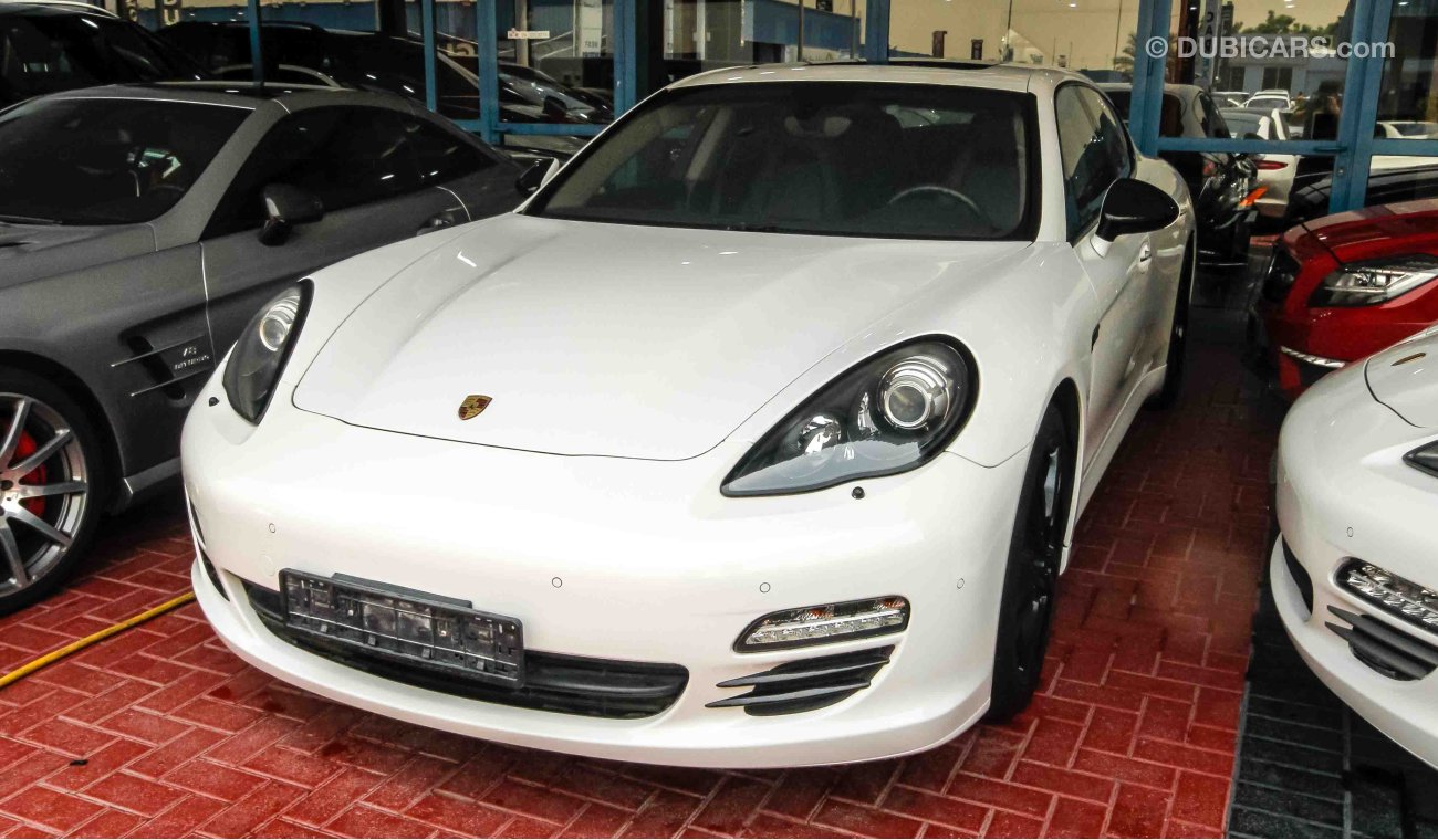 Porsche Panamera 4 With Panamera S Badge