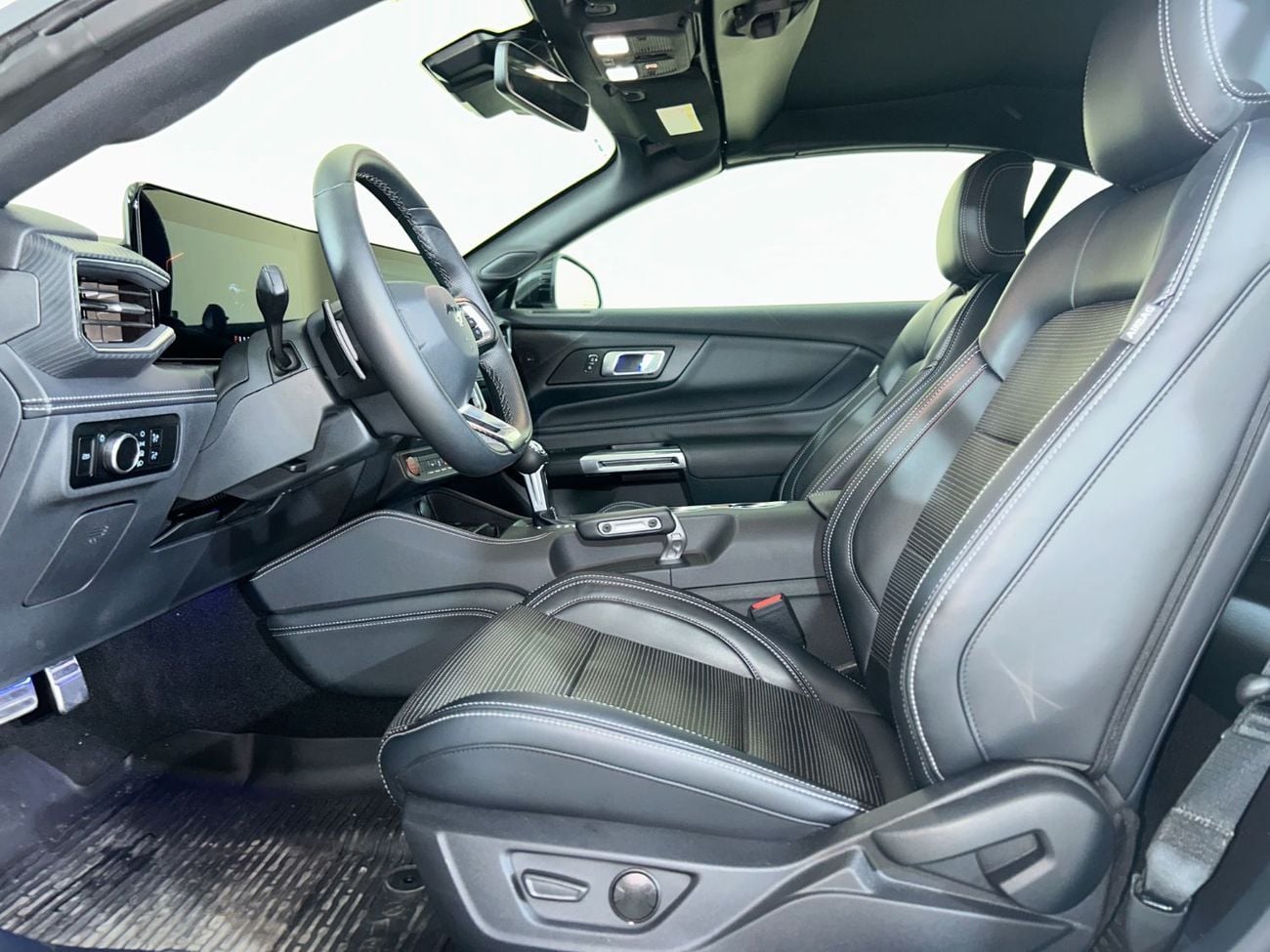 Ford Mustang MCV4224 / AL TAYER MOTORS / FREE INSURANCE + REGISTRATION / AL QOUZ SHOWROOM