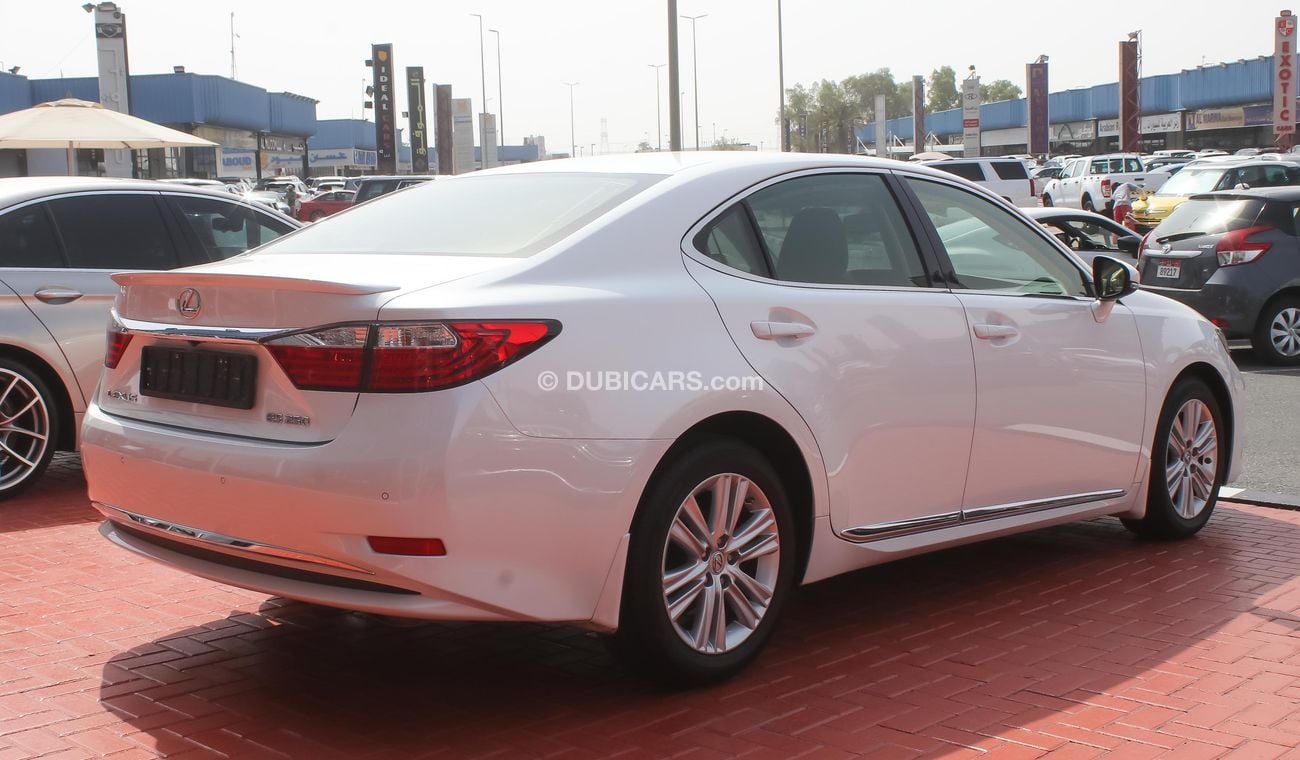 Lexus ES250