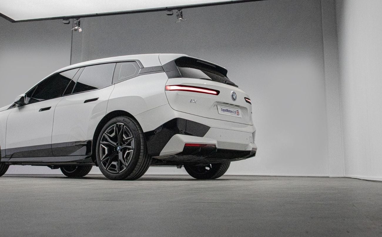 بي أم دبليو iX xDrive40
