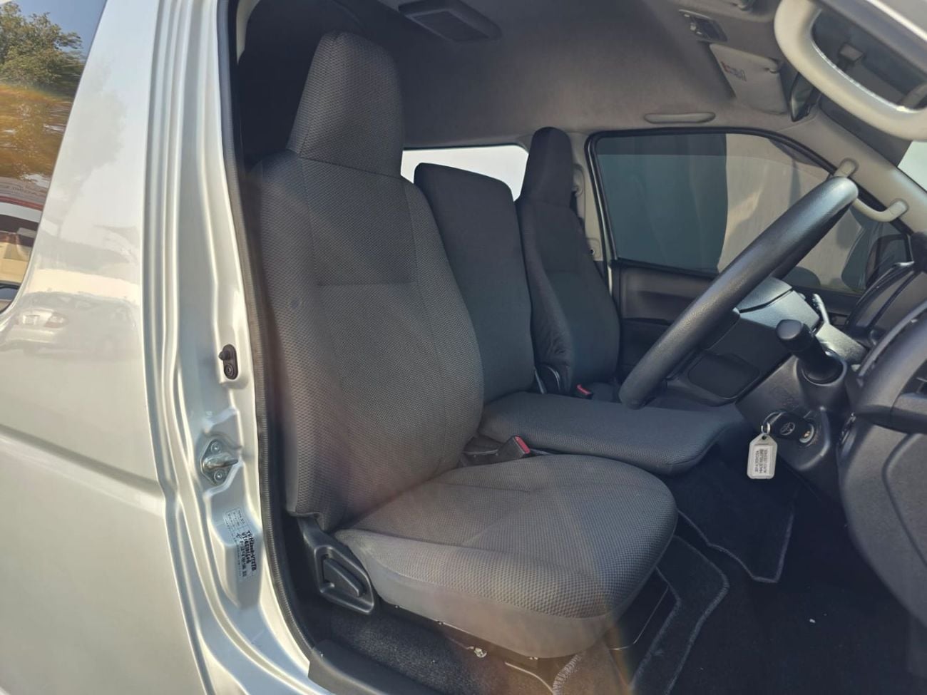 Toyota Hiace 8 SEATER | 2.0 PETROL ENGINE | RHD | AT