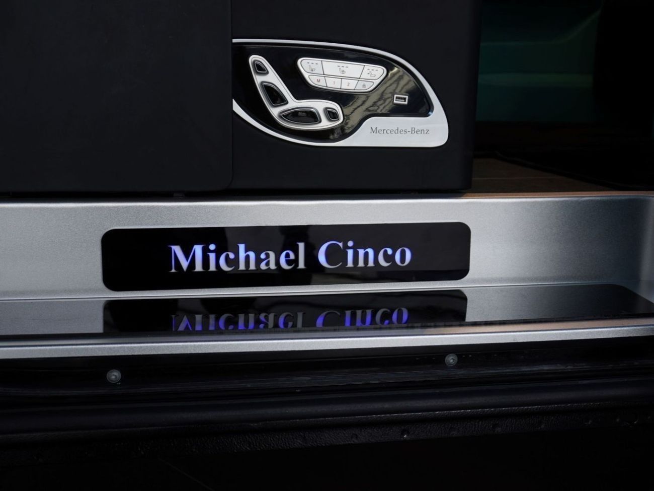 Mercedes-Benz V 300 1 of 10 - Exclusive Design by Michael Cinco I Shisha | Swarovski Roof Top I Dealer Warranty