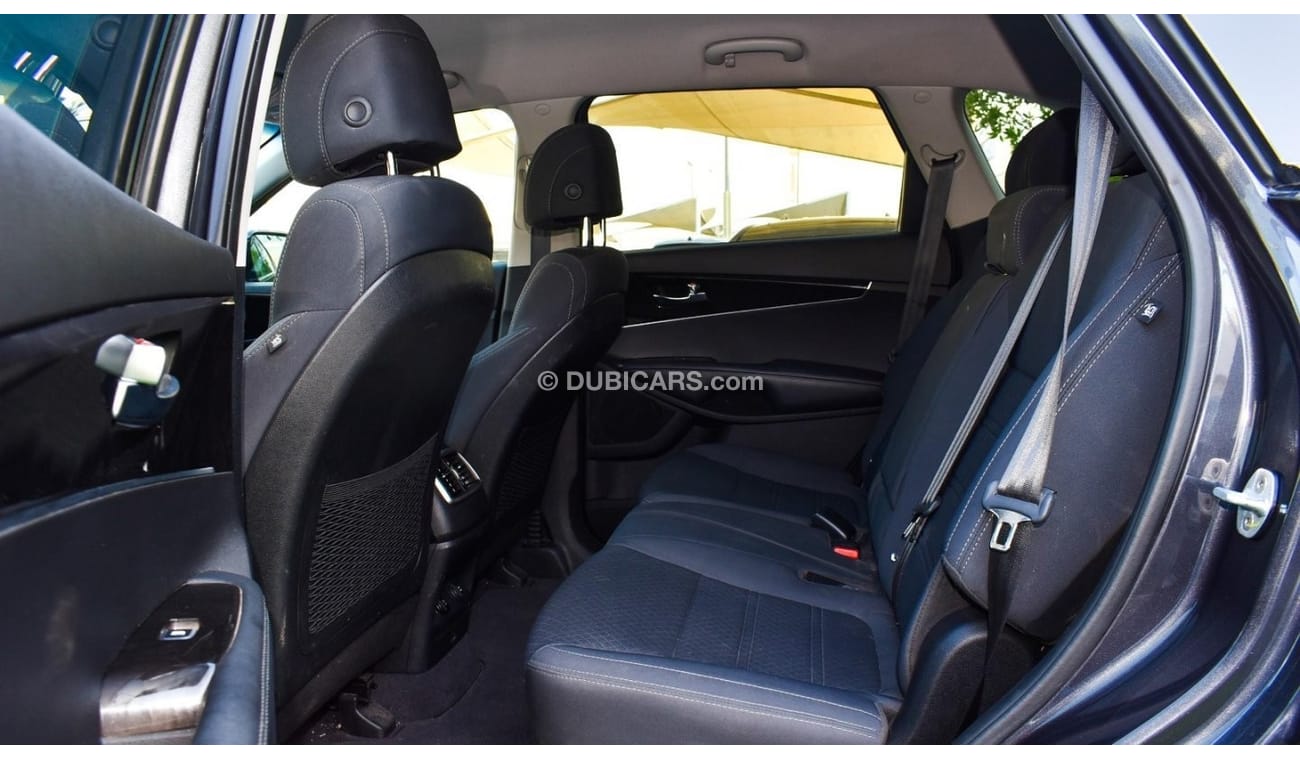 كيا سورينتو موديل 2017 وارد كندا 4 سلندر  لون رمادى  بصمة مثبت سرعة تحكم رنجات شاشة خلفية جناح خلفى بحالة ممتازة