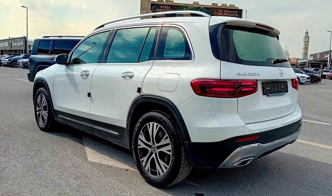 Mercedes-Benz GLB 200 BMW 200d