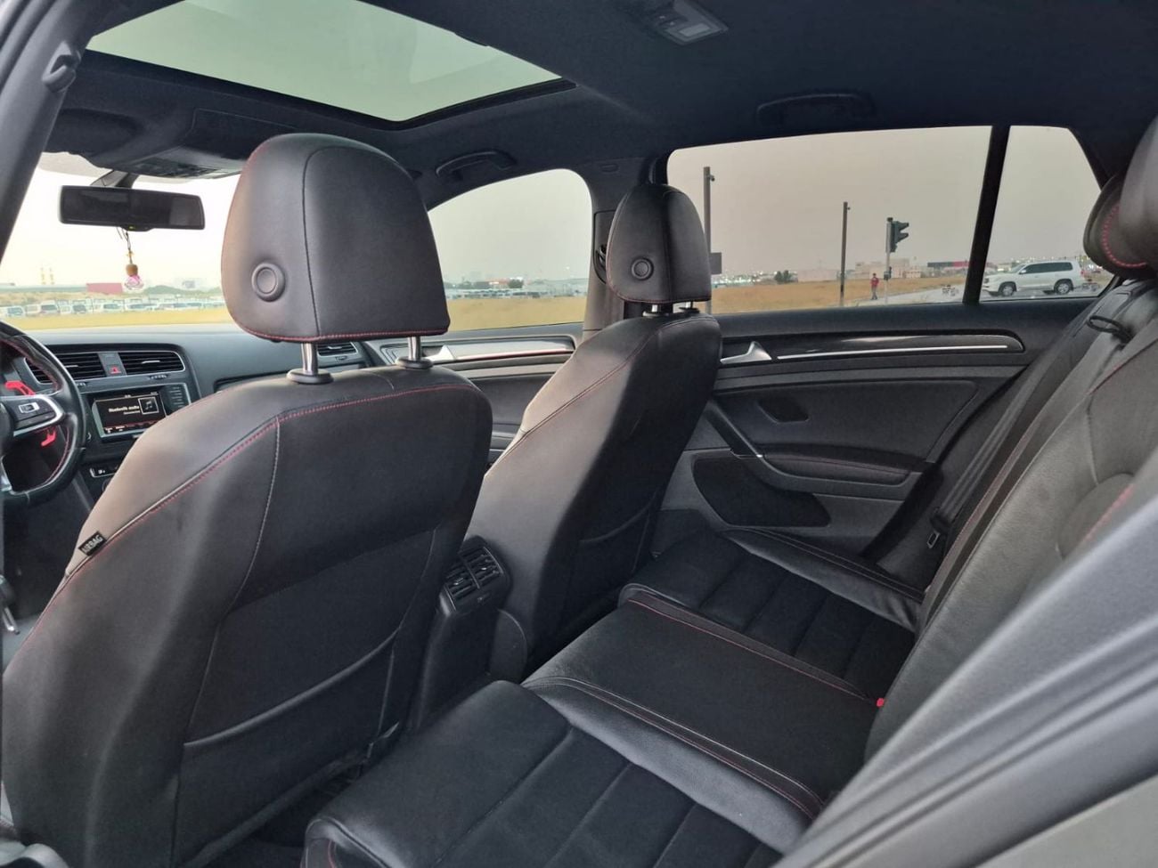فولكس واجن جولف GTI 2.0L