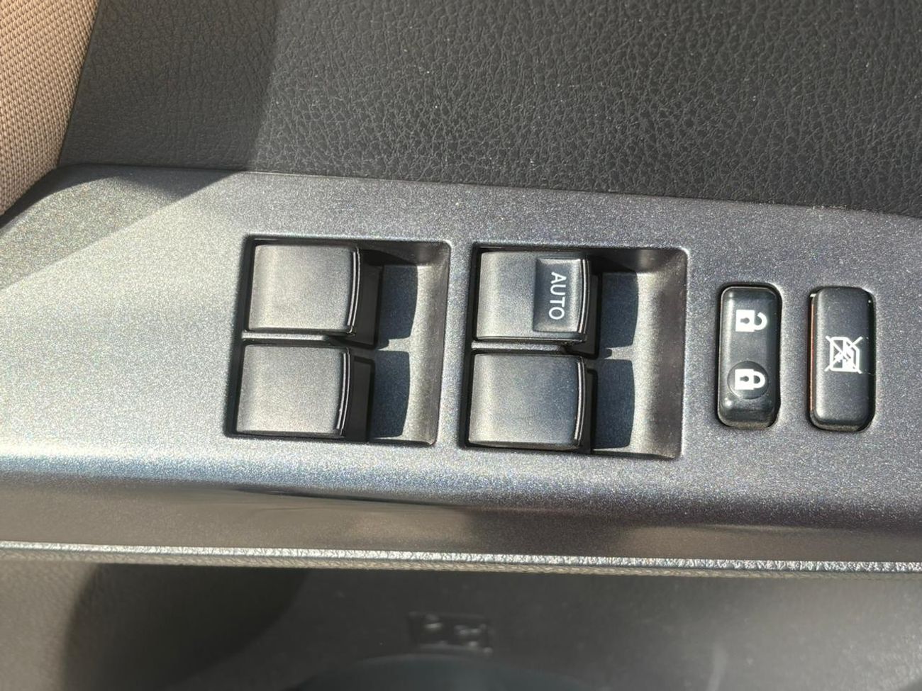 تويوتا راف ٤ 2.5L (2WD) EX