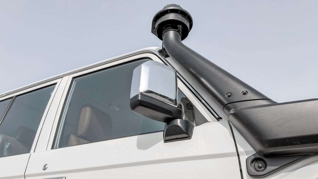 تويوتا لاند كروزر 70 LC76 LX 2.8L AT Diesel 2026 (White-Brown) Omani