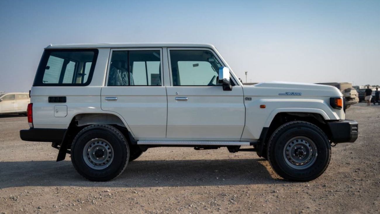 Toyota Land Cruiser 70 LC 76 4.0L Petrol | Manual | Four Wheel Drive | 6 seats | 5 Door