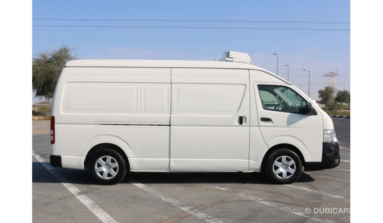 Used Toyota Hiace 2018 HIACE THERMO KING FREEZER MULTIPURPOSE VAN WITH GCC SPECS AND EXCELLENT