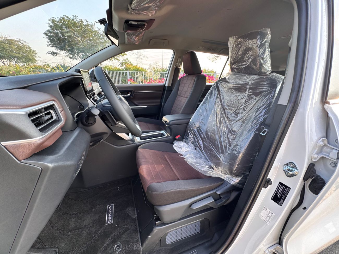 تويوتا إينوفا 2.0L HyCross 8S Hybrid