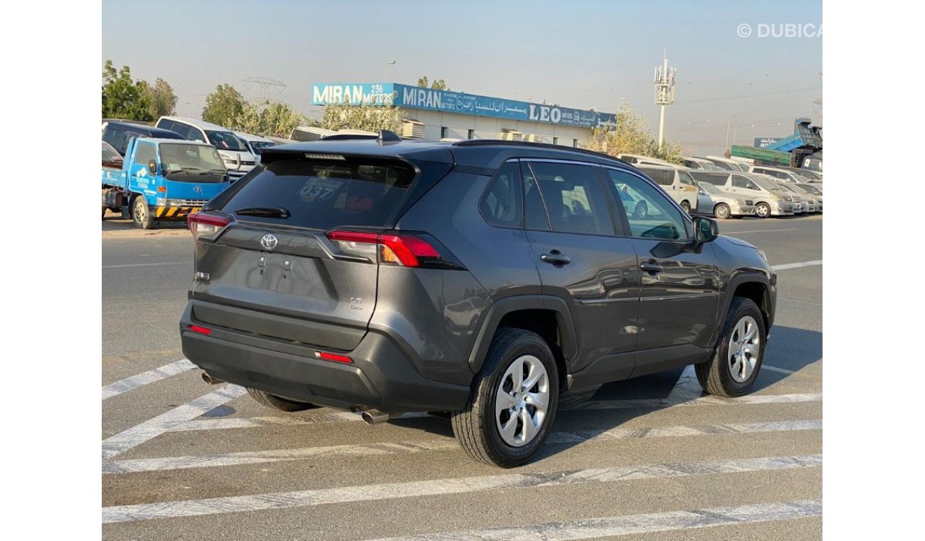 Toyota RAV4 LE AWD SPORTS AND ECO 2.5L V4 2019 AMERICAN SPECIFICATION