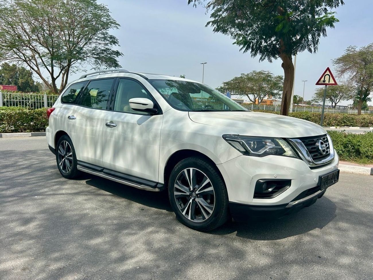 Nissan Pathfinder SV 3.5L (260 HP) 4WD GCC FULLY AGENCY MAINTAINED