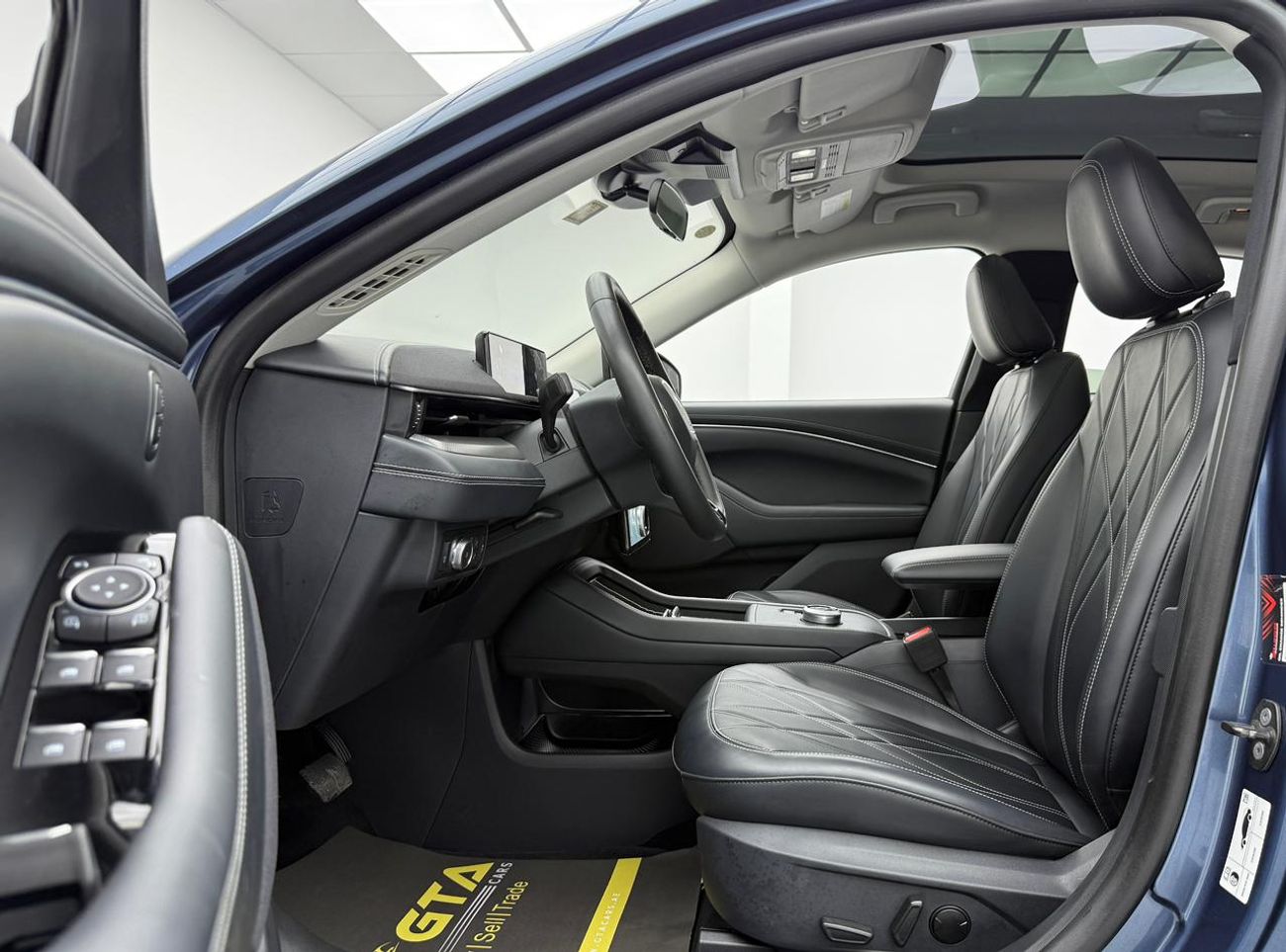 Ford Mustang Mach-E 2022 Ford Mustang Mach-E, Swiss Auto Warranty, Fully Loaded, Excellent Condition, Chinese