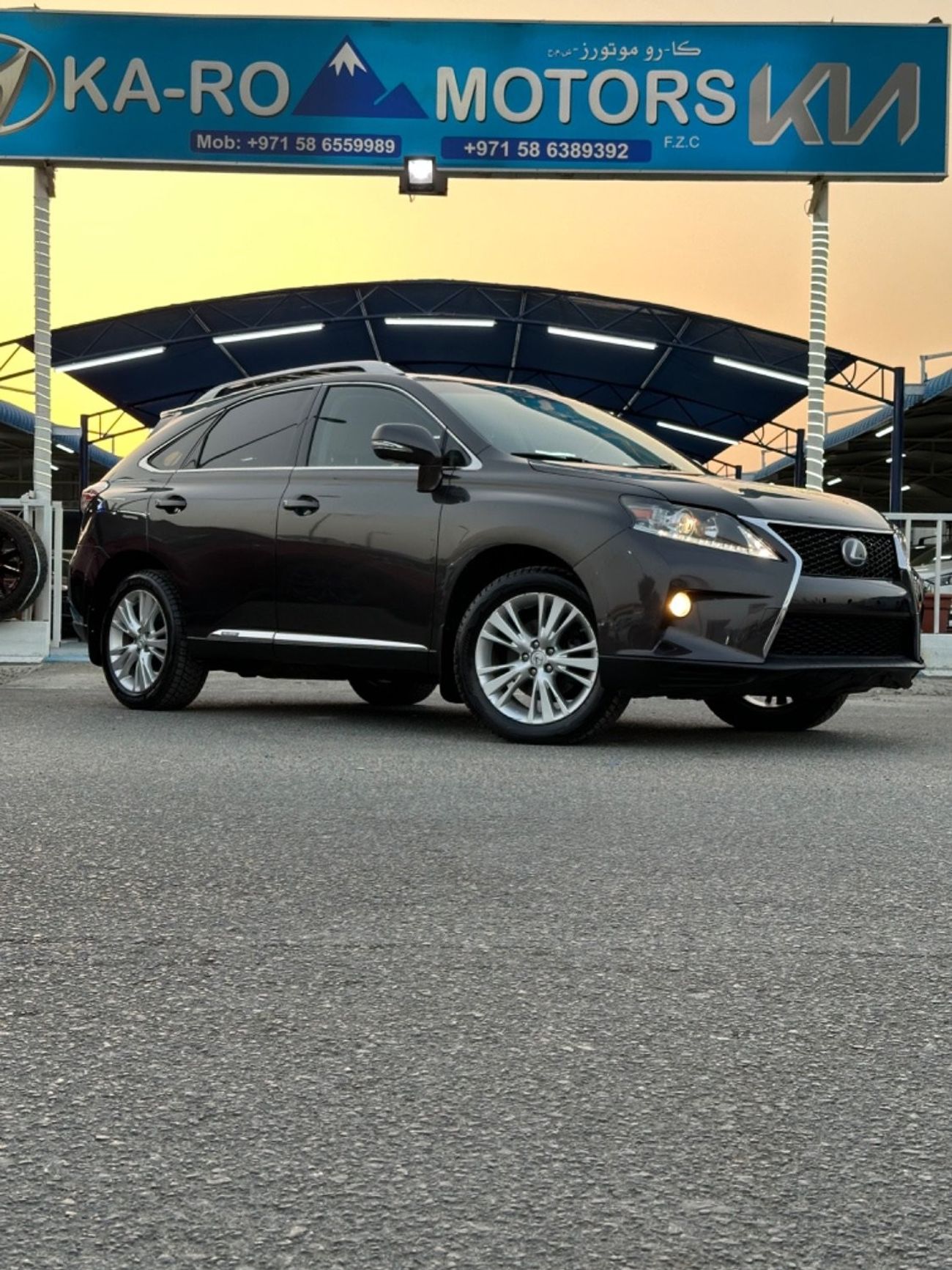 Lexus RX450hL Lexus RX 450 hybrid with 3.5 engine in excellent condition full floor Nice in a beautiful color.