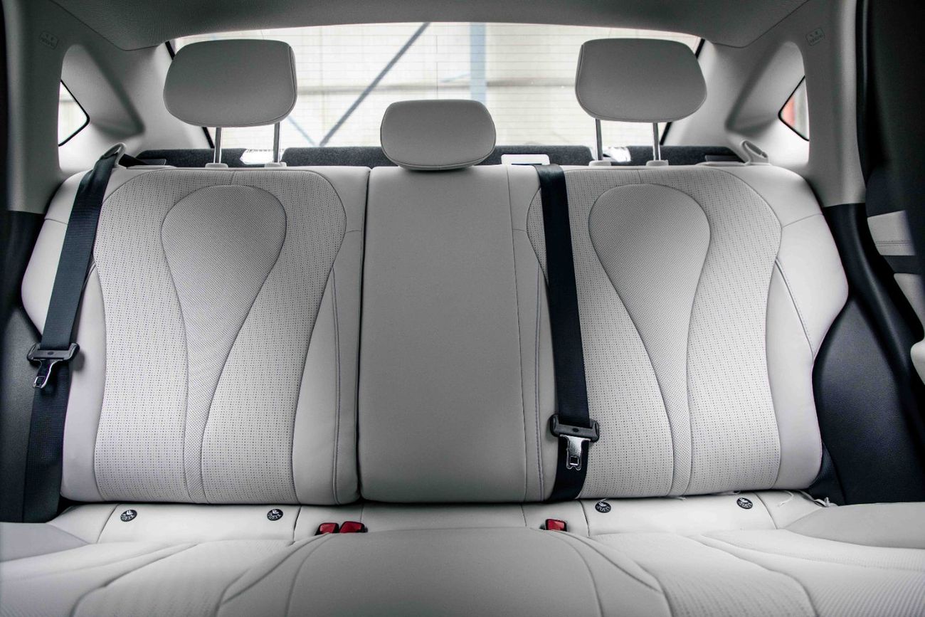 BYD Seal 05 DM-i Luxury 1.5L - Plug-In Hybrid - Atlantis Grey Inside White | Export Only