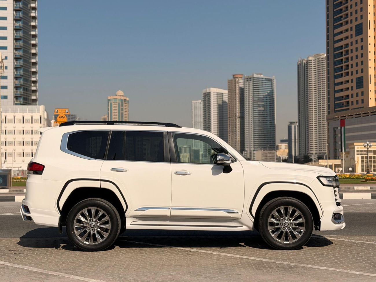 Toyota Land Cruiser Toyota Lc300 VXR 2024 RHD diesel white colour