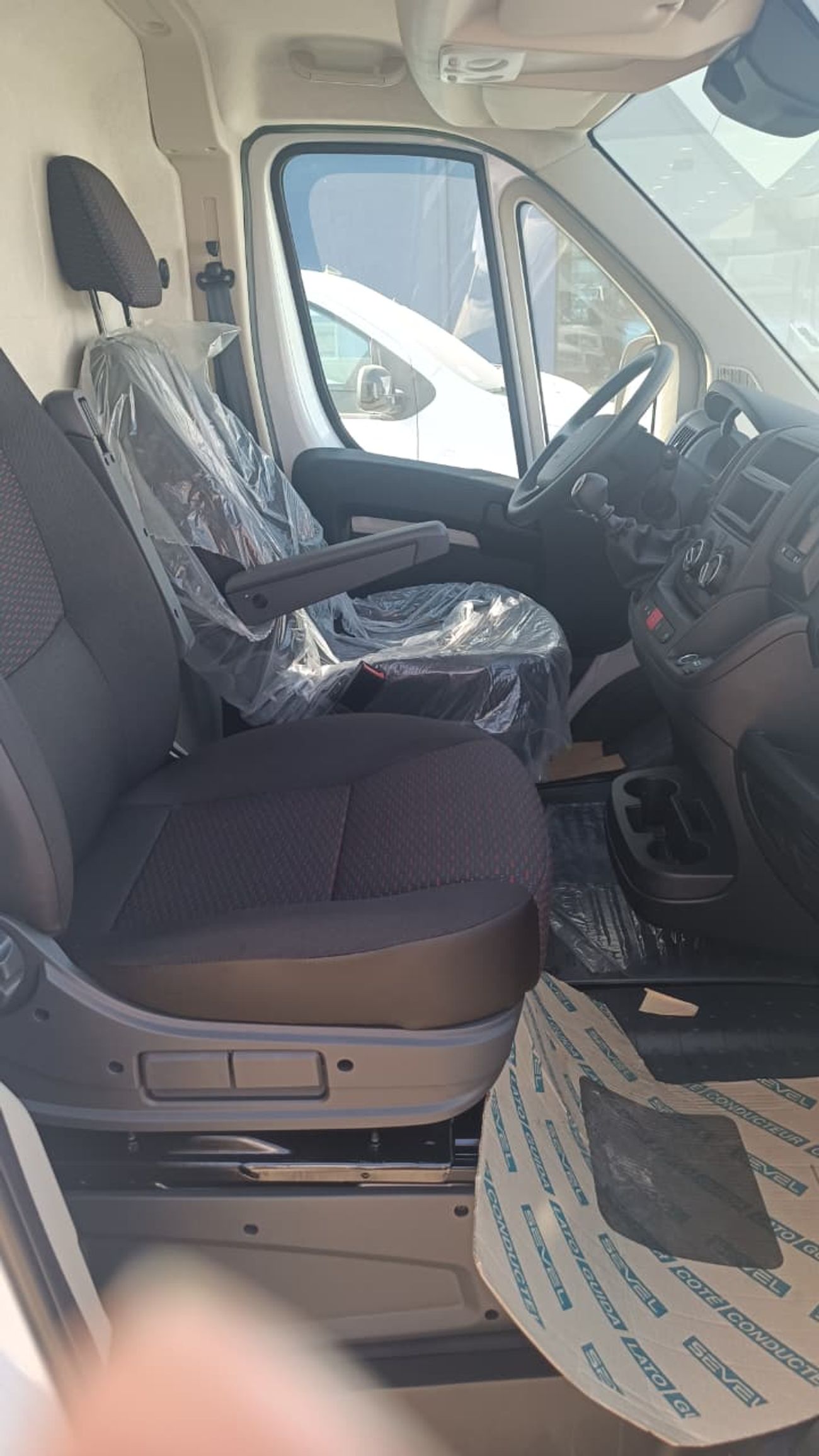 Peugeot Boxer PEUGEOT BOXER VAN 2.2L DIESEL-2026