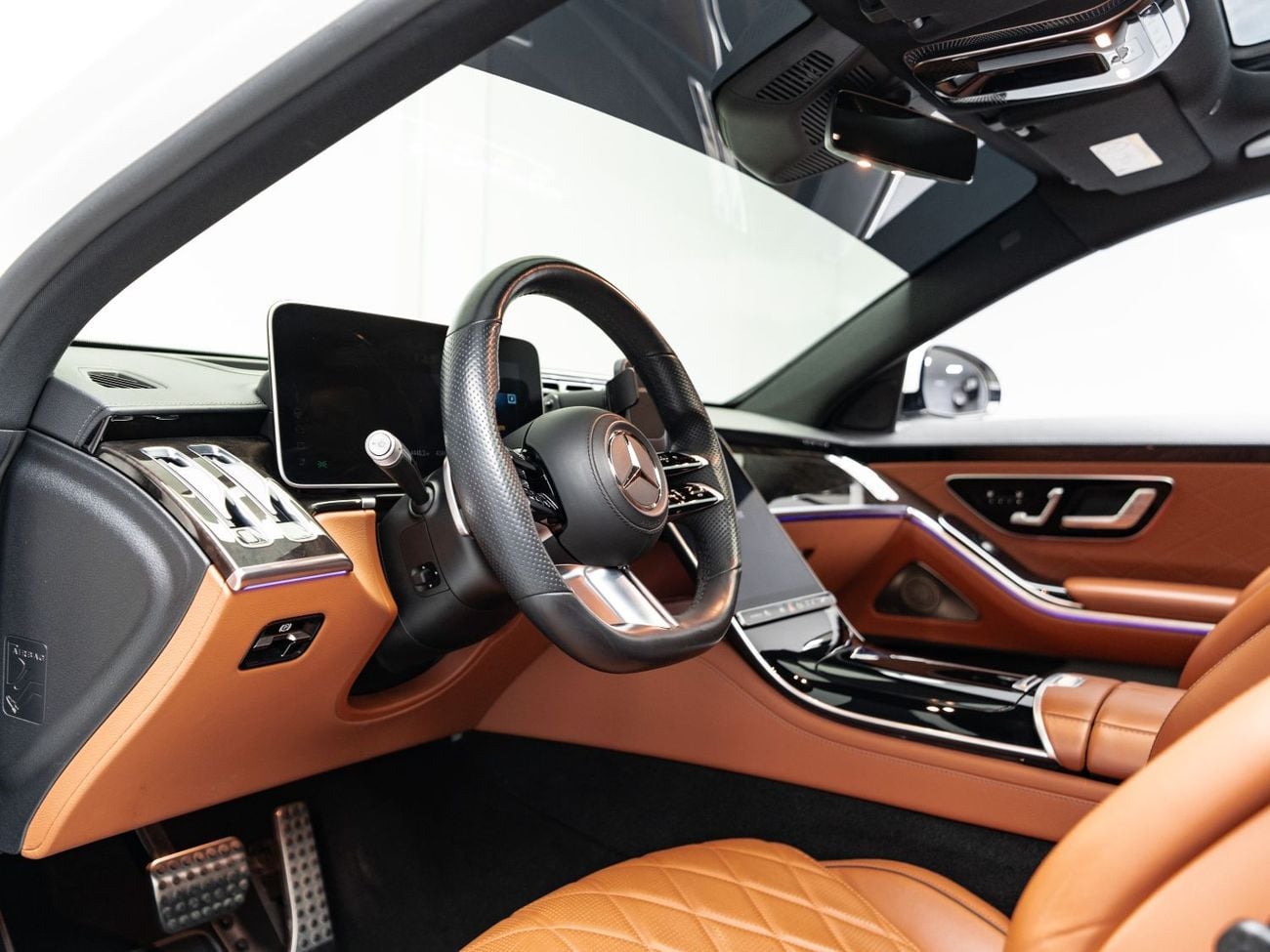 مرسيدس بنز S 500 4MATIC L BUY NOW, PAY 2027 | THE BLACKLINE STANDARD | 2027 Mercedes Warranty + Service Contract, Low KMs, GCC