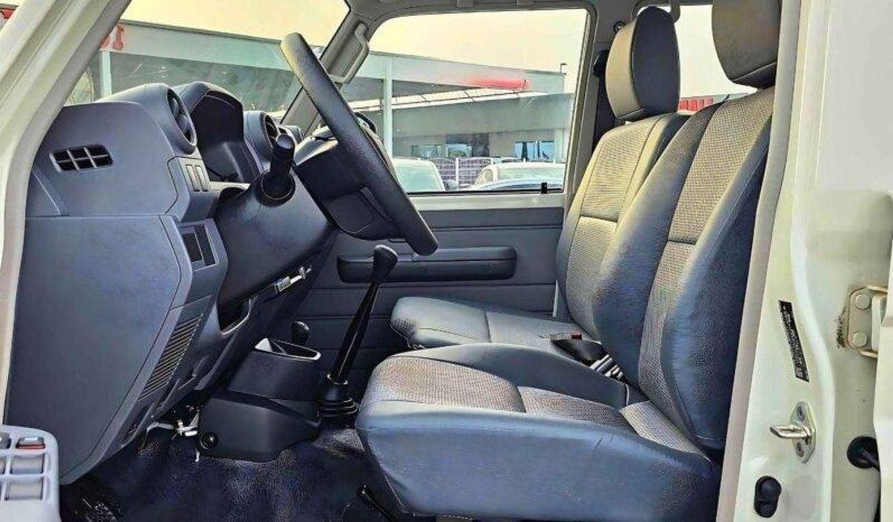 Toyota Land Cruiser 70 Land cruiser hard top Lc76 4.2L diesel V6 MY2024 5doors EXPORT.ONLY