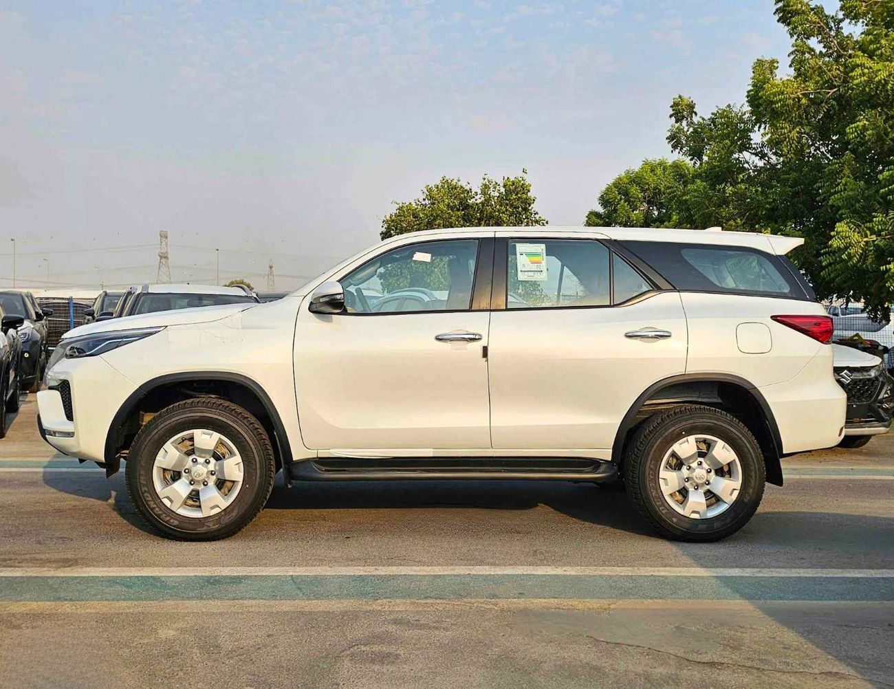 Toyota Fortuner 2.4L V4 DIESEL / MANUAL A.C / MID OPTION 4WD (CODE # FD24B)