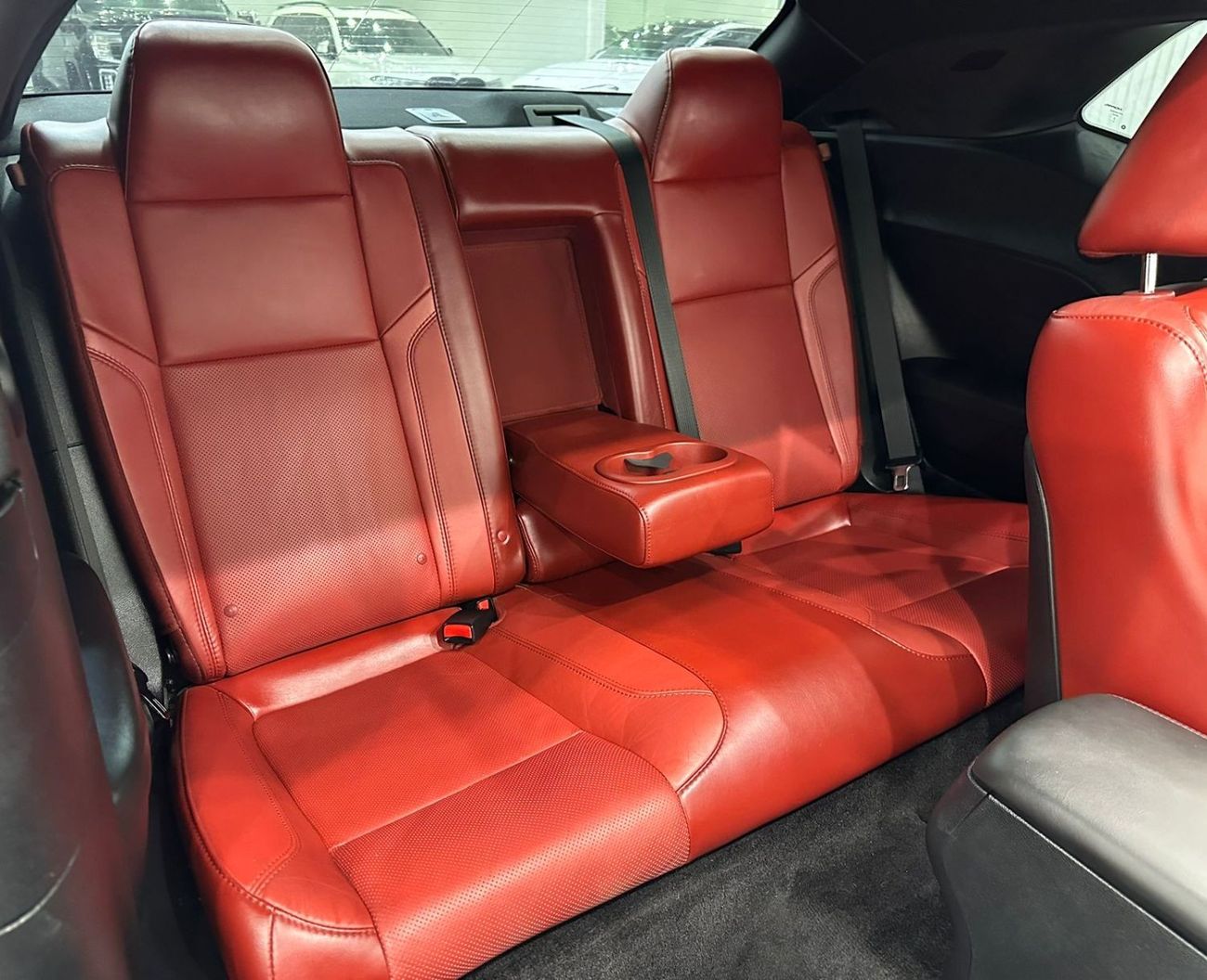 دودج تشالينجر 2016 Dodge Challenger R/T Widebody(Full Option), Full Agency Service History, GCC