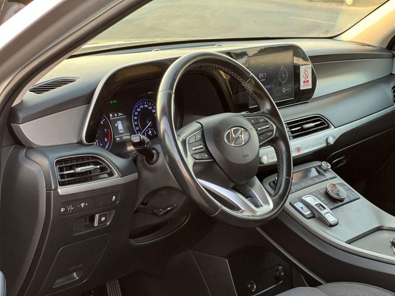 Hyundai Palisade 2022 Hyundai Paliside Gcc specs - 3.5L V6 -AWD 4x4 - Rear Camera & Sensor  - 7 Seater