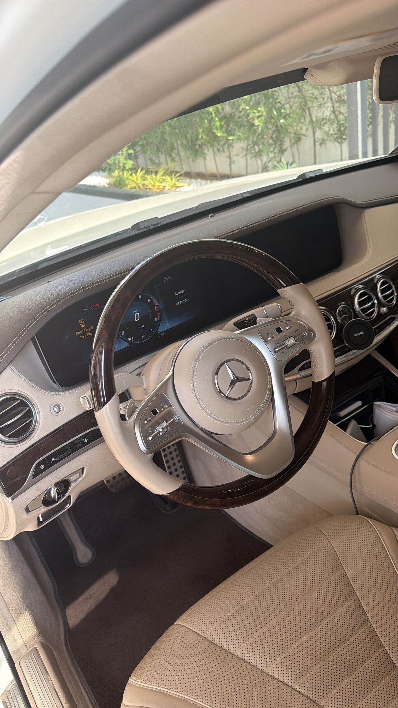 مرسيدس بنز S 560 Std 4.0L (463 HP)