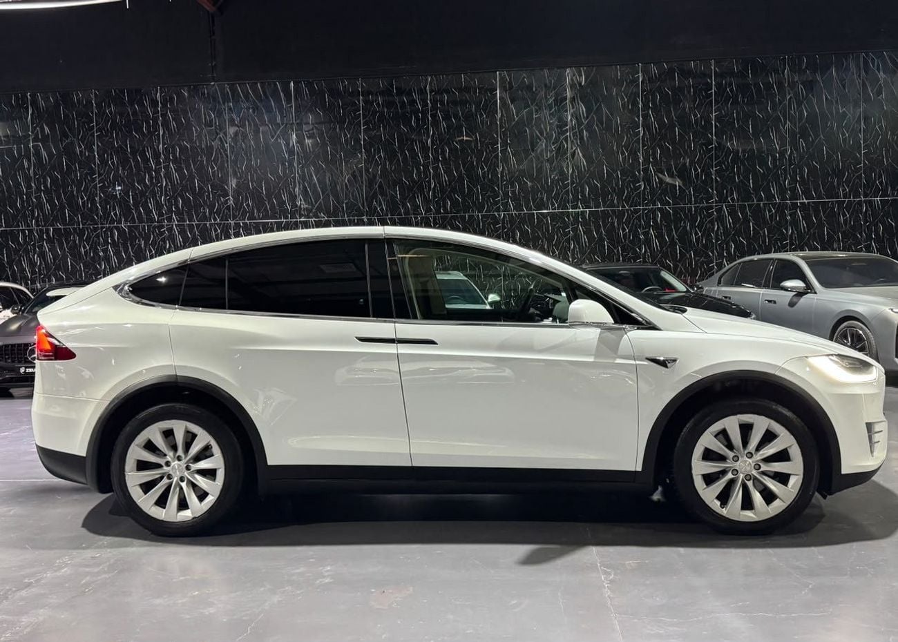 Tesla Model X 75D 2018 Tesla Model X Full Service History, Carbon Fiber Package, Falcon Wing, GCC