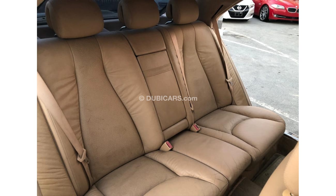 مرسيدس بنز S 350 موديل 2005 خليجي فل مواصفات ستاير خلفيه وتحكم كهربي كامل ونظام صوت ممتاز وتكييف خلفي وتحكم كهربي كام