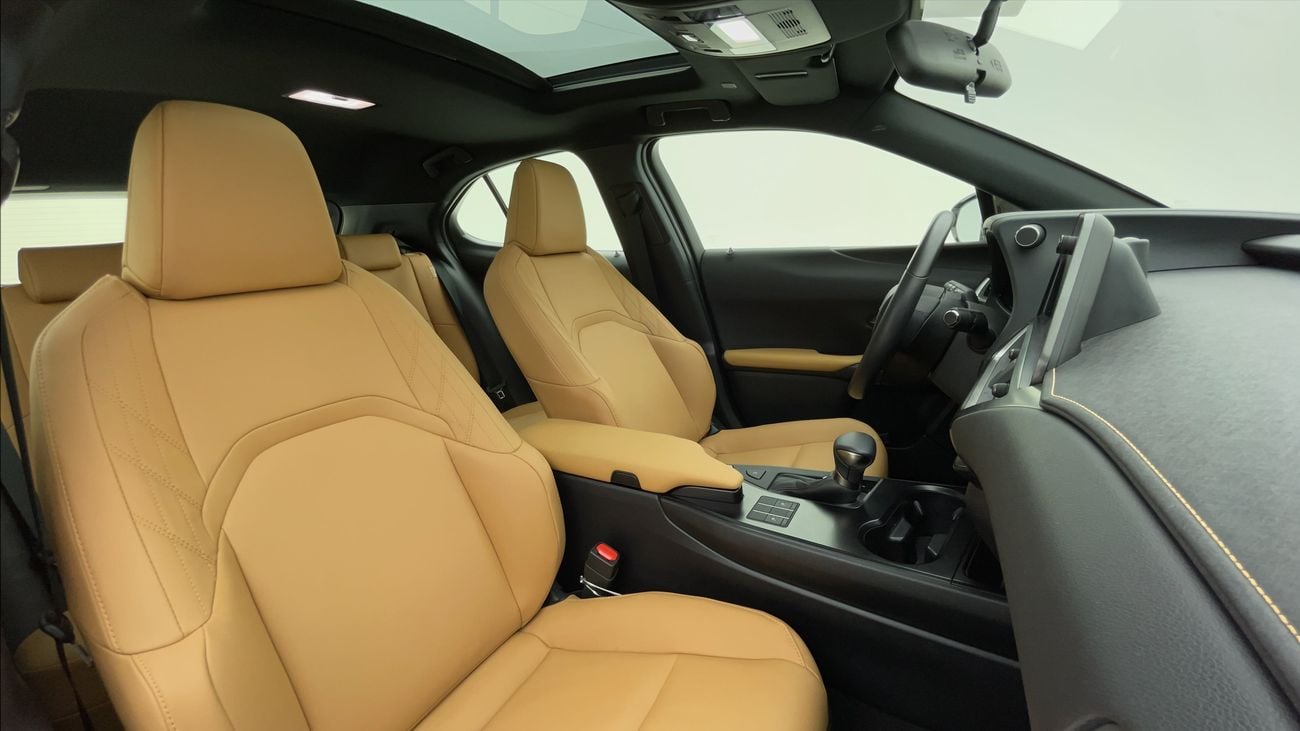 لكزس UX 200 F SPORT 2 | بدون دفعة مقدمة | اختبار القيادة في المنزل