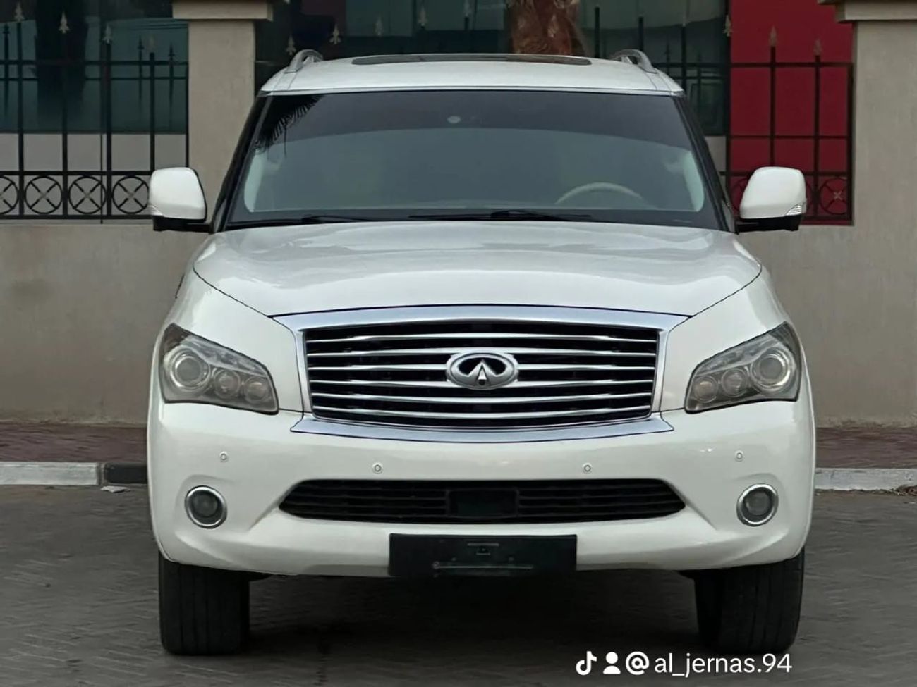 إنفينيتي QX80 لاكجري
