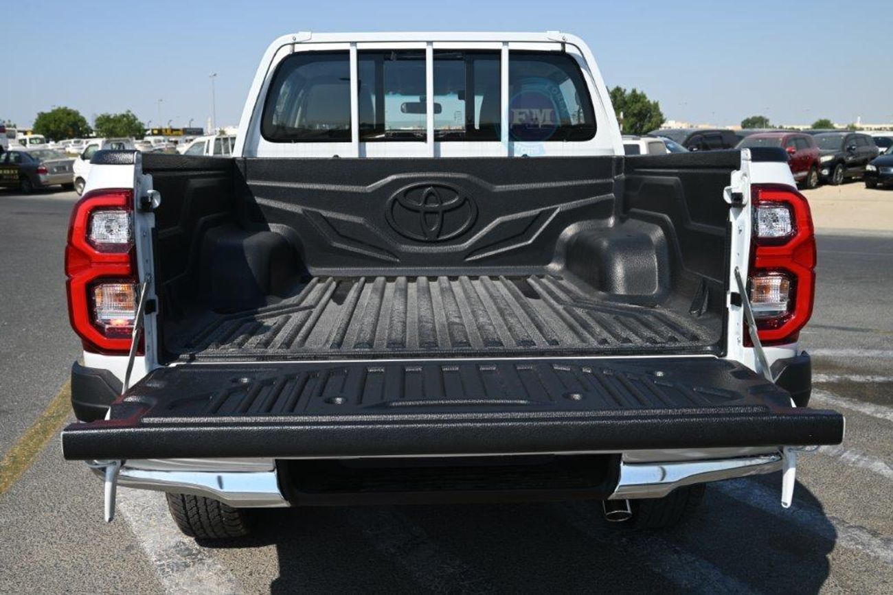 تويوتا هيلوكس Double Cab SR5 2.7L Petrol 4WD Automatic