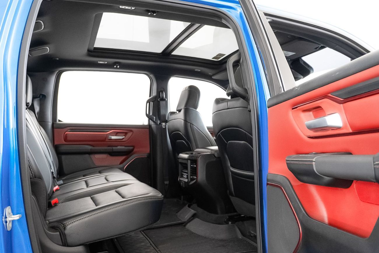 RAM 1500 Rebel 5.7L Crew Cab Utility (5 Seater)