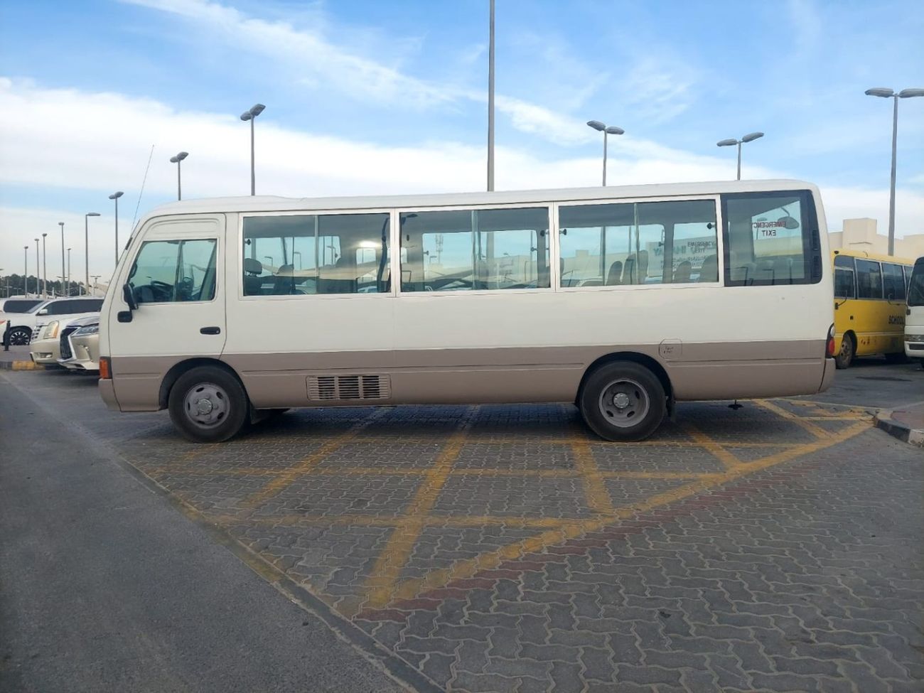 Toyota Coaster 4.2L DIESEL 22 SEATER MANUAL TRANSMISSION