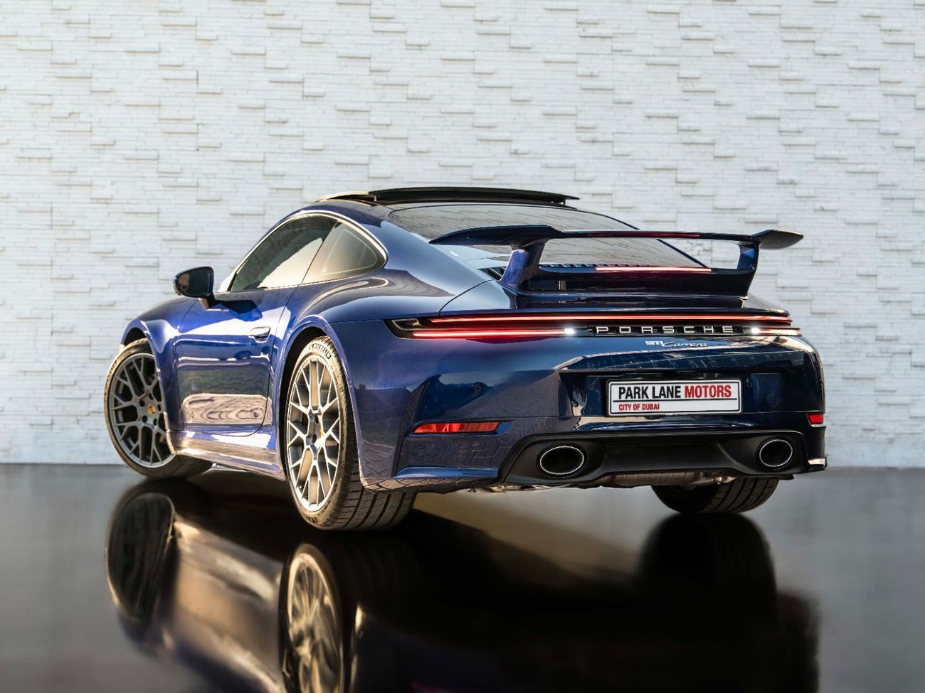 Porsche 911 Carrera 3.0L (444 HP) Coupe