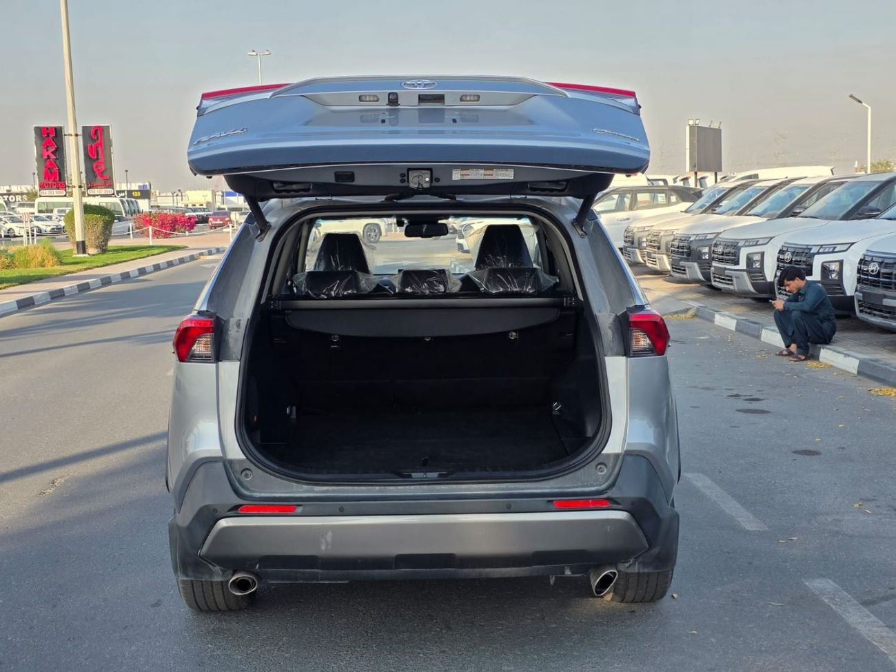 تويوتا راف ٤ EXPORT ONLY 2.0 ENGINE PETROL ENGINE 2WD FULL OPTION RAV4 CRUISER