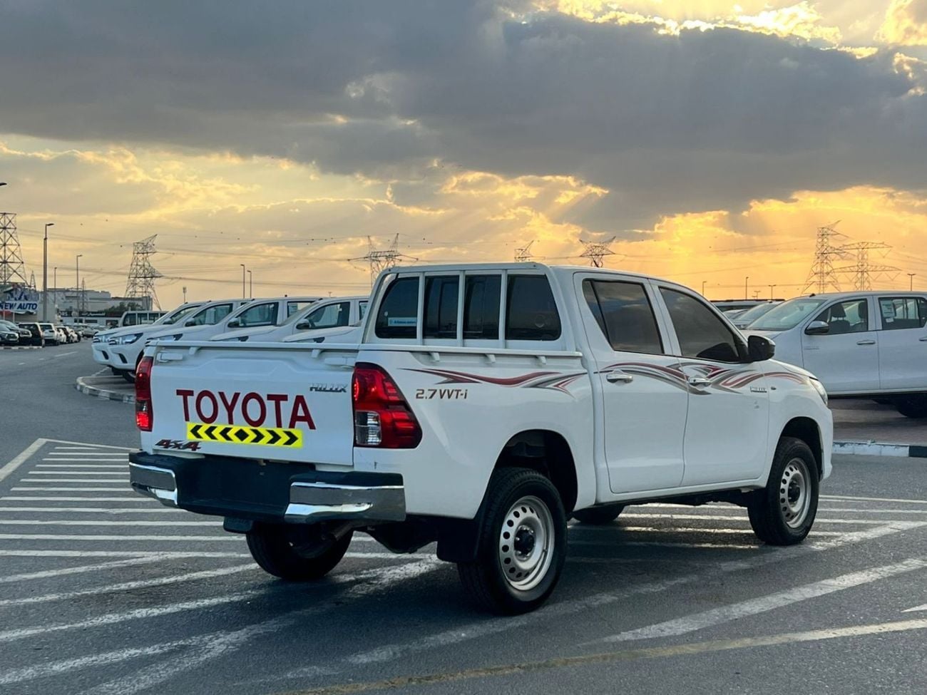 Toyota Hilux GLX 2022 Toyota Hilux 2.7L V4 - 4x4 AWD Original Paint - GCC - Patrol Automatic
