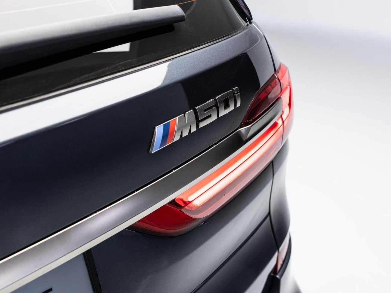 BMW X7 M50i 4.4L (523 HP) 2022 BMW X7 xDrive M50i, 4.4L TC V8, 4WD, 523 bhp, 7 Speed Automatic