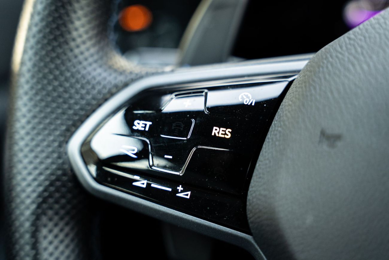 فولكس واجن جولف ار 2023 Agency Warranty Full Service History GCC Low Mileage