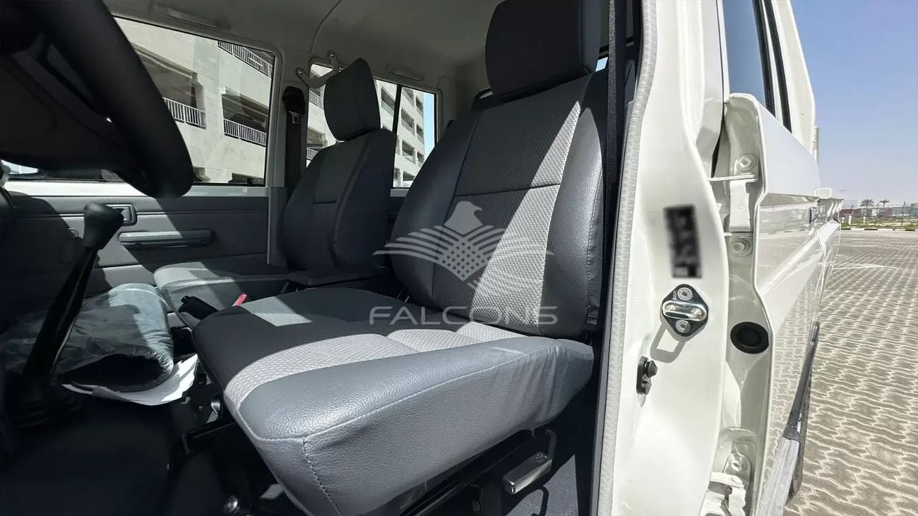 تويوتا لاند كروزر بيك آب Toyota/LC79 DSL DC 4.2L MT/Basic