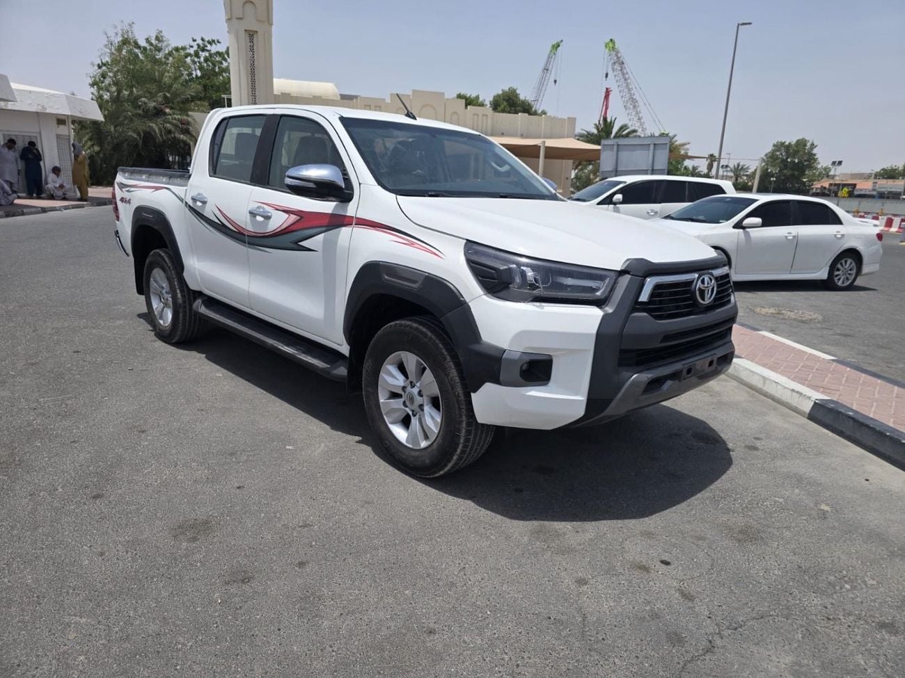 تويوتا هيلوكس GLX 2.7L Double Cab Utility A/T