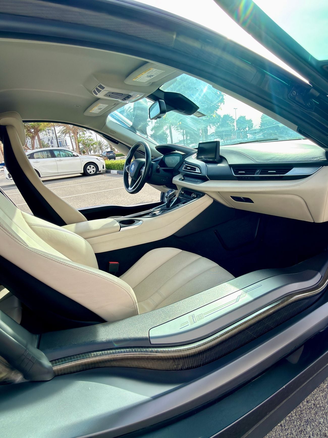 بي أم دبليو i8