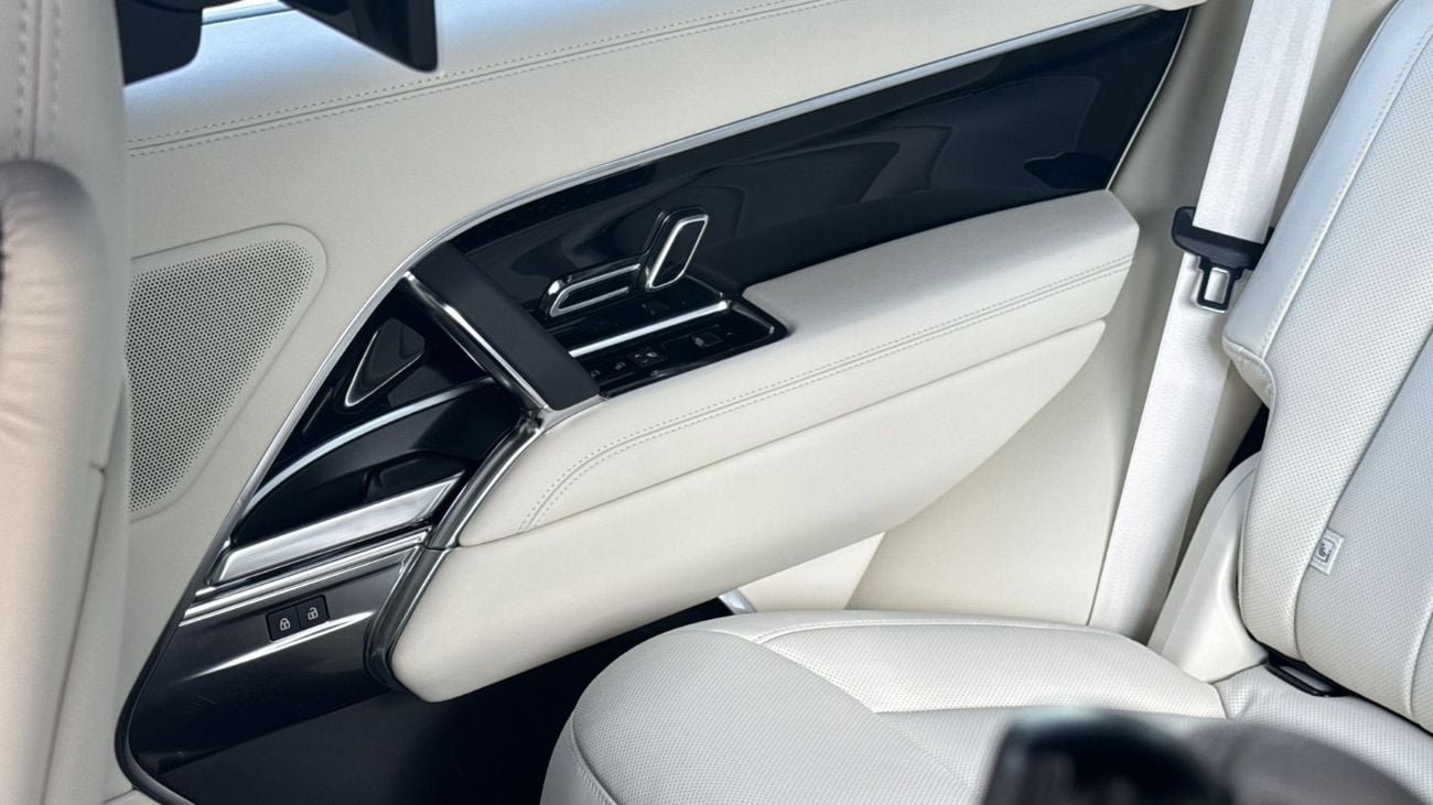 لاند روفر رينج روفر Land Rover | Range Rover Vogue | HSE P530 | Black Edition | GCC Specs | 2026  | ( EXPORT)