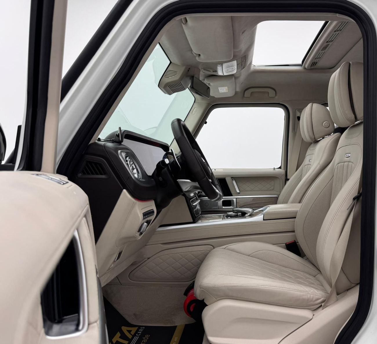 مرسيدس بنز G 63 AMG 2022 Mercedes-Benz G63 AMG Night package, 2027 Mercedes Warranty and Service Pack, GCC