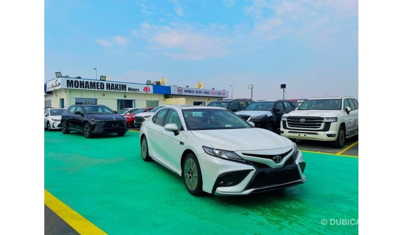 Toyota Camry V6 - SE // SUN ROOF X RED // 2023