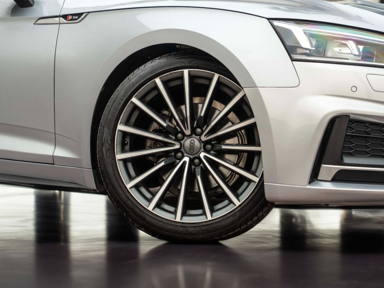 أودي A5 40 TFSI S Line 2.0L (190 HP)