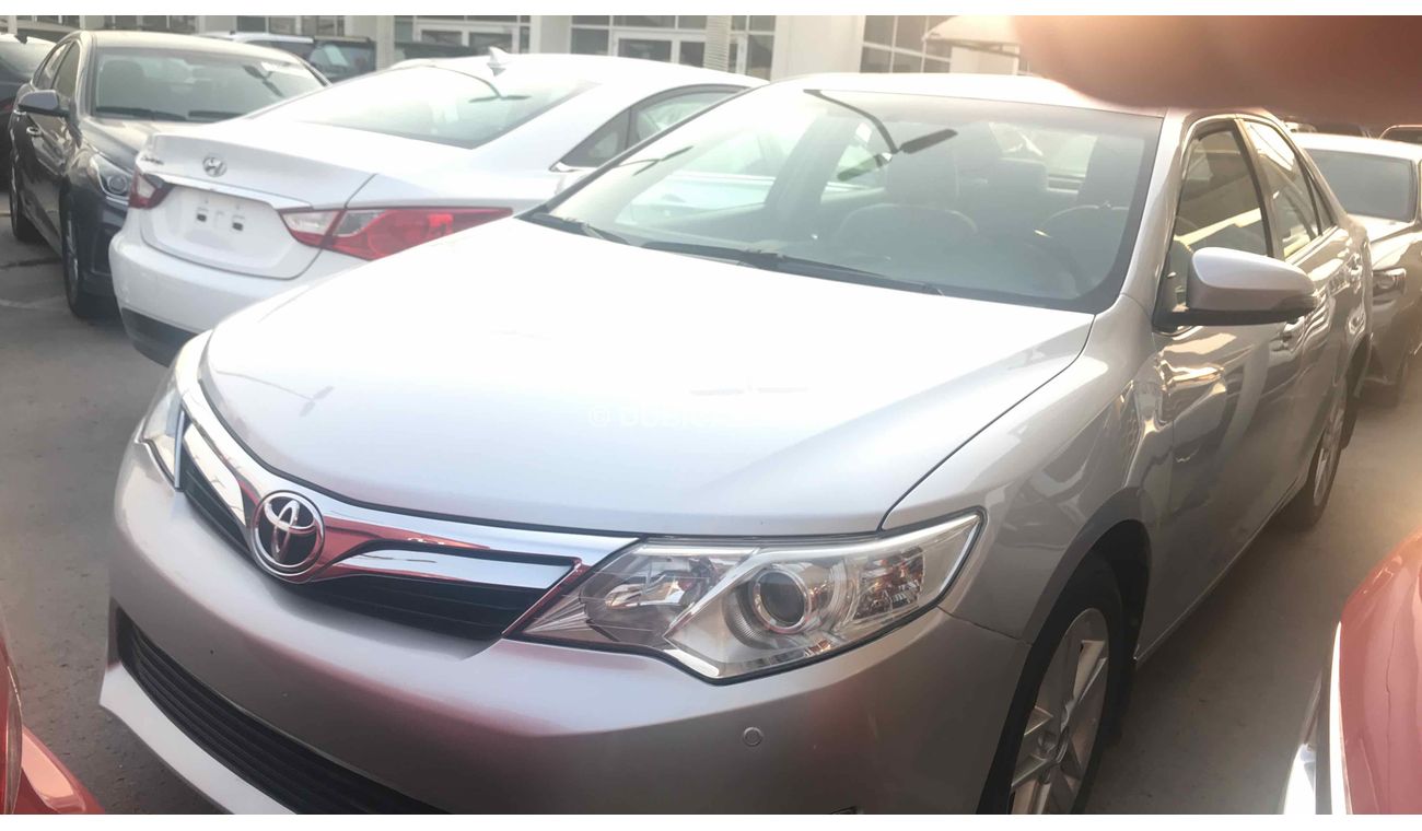 تويوتا كامري فتحه سقف خليجي