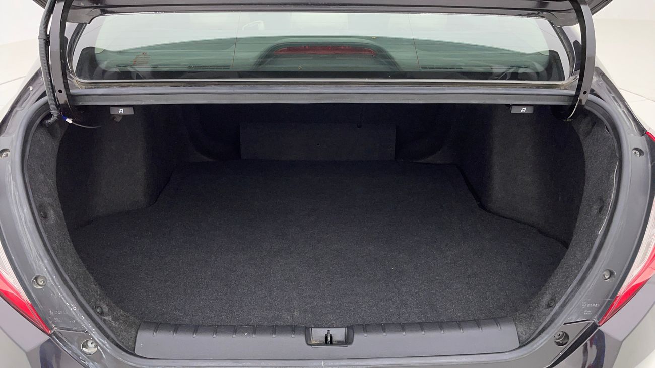 هوندا سيفيك DX 1.6 | بدون دفعة مقدمة | اختبار قيادة مجاني للمنزل