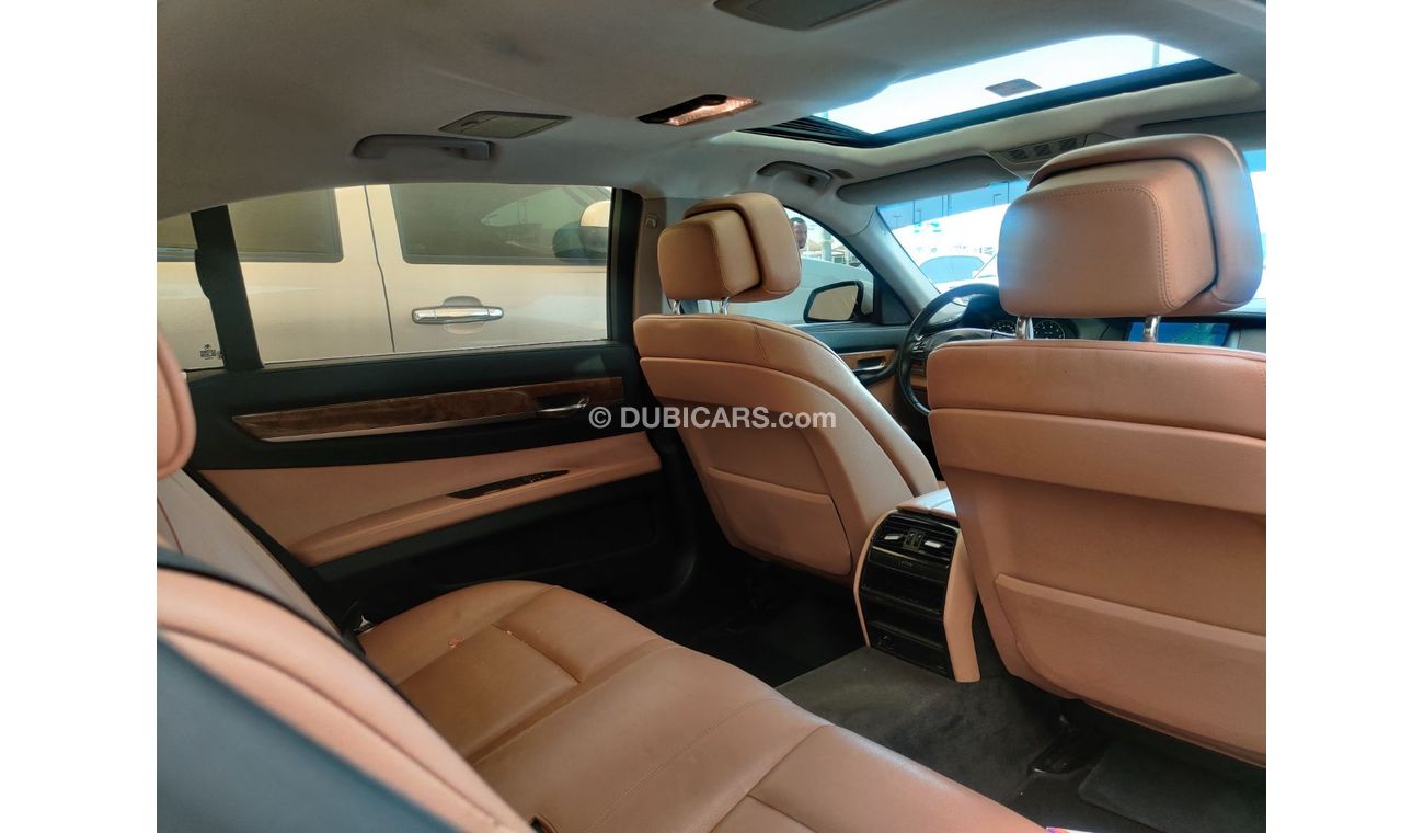 بي أم دبليو 730Li