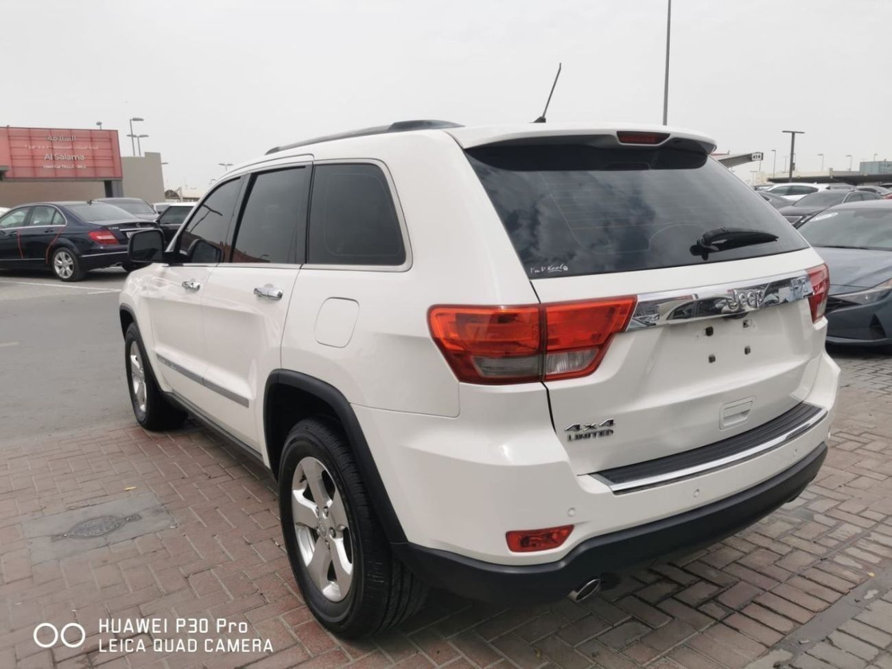 Jeep Cherokee sport 3.7L In excellent condition and requires no expenses